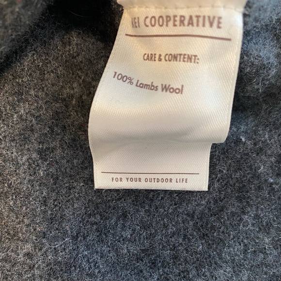 REI COOPERATIVE LAMBSWOOL SWEATER MEN’S LARGE GREY V NECK LUXURY Preppy Outdoors - Picture 3 of 8